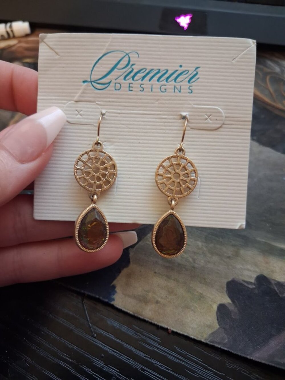 Premier Designs dangle earrings